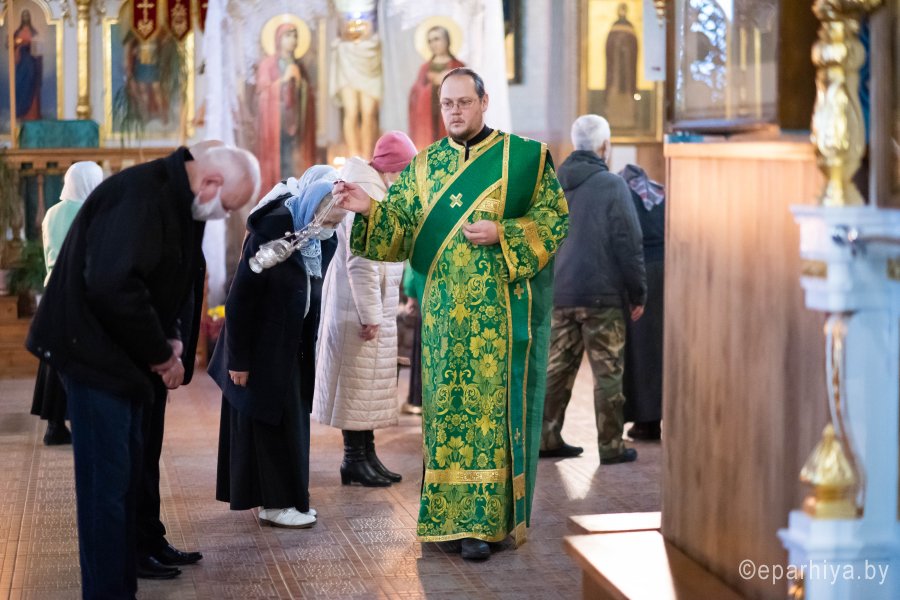 Божественная литургия в день памяти преподобного Иова, игумена Почаевского