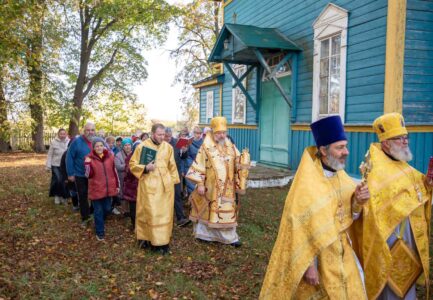 Божественная литургия в день памяти апостола и евангелиста Иоанна Богослова