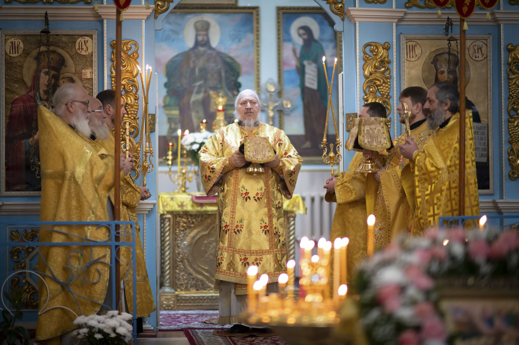 Архиепископ Стефан совершил Божественную литургию в Покровском храме г. Речицы